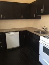 4425 W Fullerton Ave in Chicago, IL - Building Photo - Building Photo