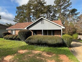 1231 Bunker Hill Rd in Columbus, GA - Building Photo