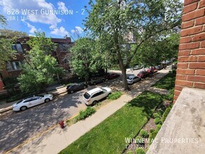 828 W Gunnison St-Unit -2 in Chicago, IL - Building Photo - Building Photo