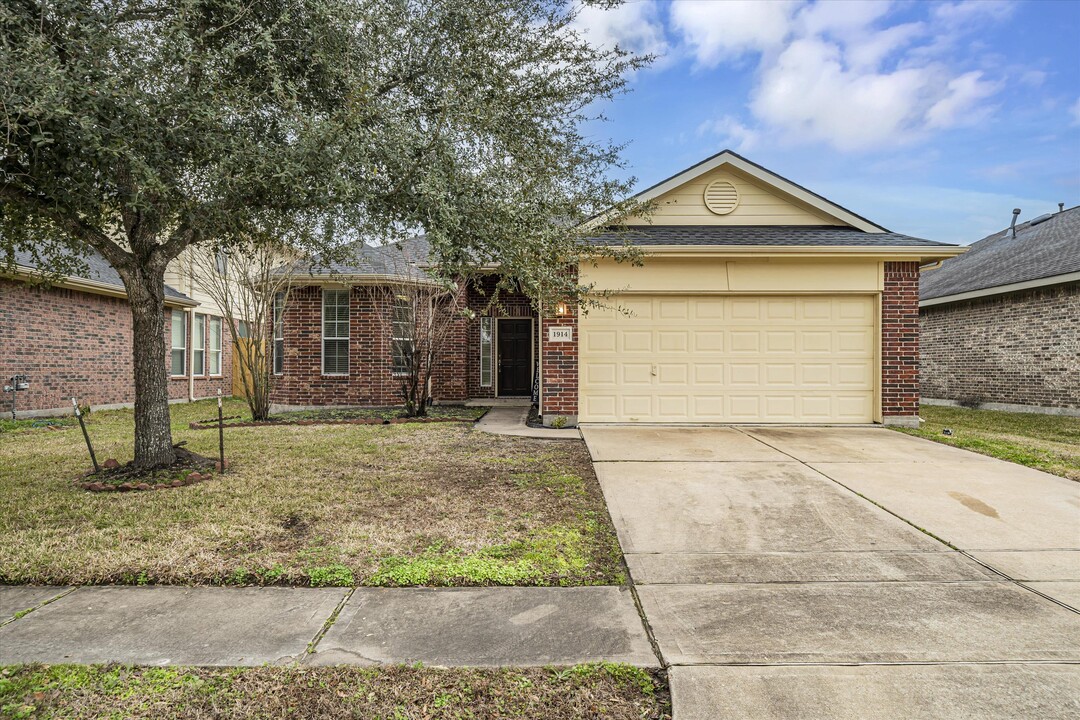 1914 Spring Forge Dr in Spring, TX - Building Photo