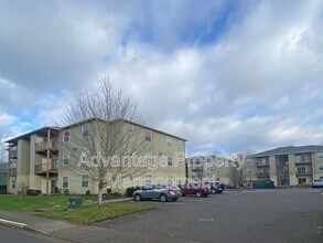 519 Catron St N in Monmouth, OR - Building Photo - Building Photo