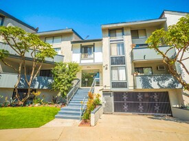 3327 Livonia Ave in Los Angeles, CA - Building Photo
