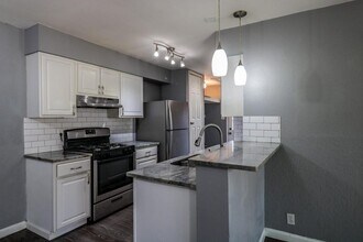 2301 Tern Cir in Austin, TX - Building Photo - Building Photo