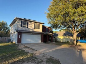 612 Blair Ave in Bastrop, TX - Building Photo