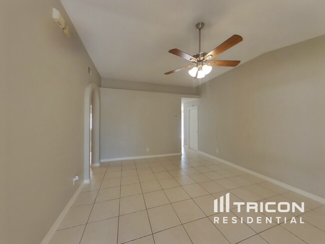 13235 Prestwick Creek Dr in Riverview, FL - Foto de edificio - Building Photo