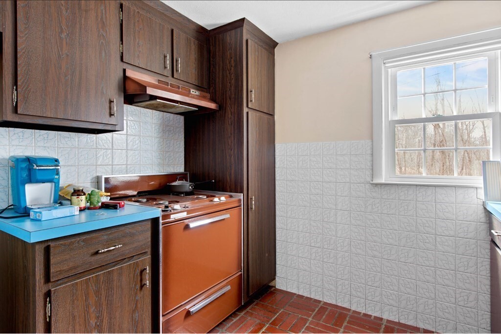 157 Stone St.-Unit -2 in Walpole, MA - Building Photo