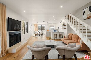 1007 Euclid St in Santa Monica, CA - Building Photo