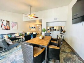 117 E Mesquite St, Unit B in South Padre Island, TX - Building Photo