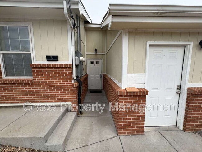 9011 E 12th Ave in Aurora, CO - Building Photo - Building Photo