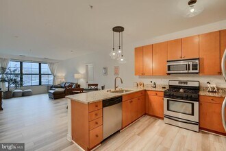 3201 St Paul St in Baltimore, MD - Building Photo - Building Photo