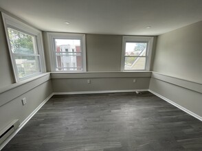 430 Macdade Blvd in Collingdale, PA - Building Photo - Interior Photo