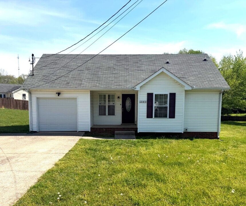 1043 Holly Rock Ct in Clarksville, TN - Building Photo