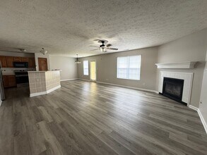 684 Hummingbird Ln in Whiteland, IN - Building Photo - Building Photo