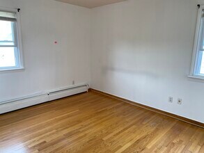 92 Darwin Ave, Unit 2 in Rutherford, NJ - Building Photo - Building Photo
