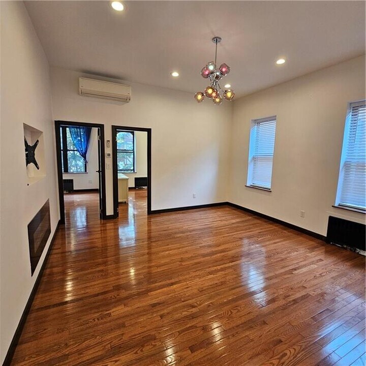 1535 E 31st St in Brooklyn, NY - Building Photo