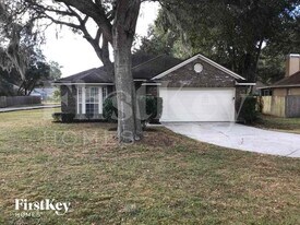 1575 Pine Ct in Apopka, FL - Building Photo