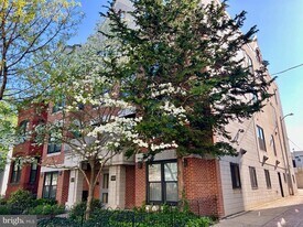 327 8th St NE in Washington, DC - Building Photo