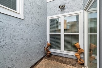 3200 S Gessner Rd in Houston, TX - Foto de edificio - Building Photo