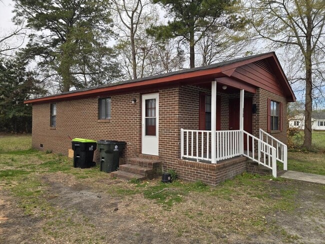 301 N Broad St in Williamston, NC - Building Photo - Building Photo