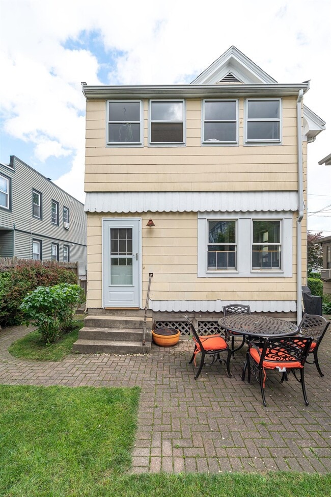 11 Hinckley St, Unit #1