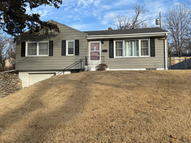 property at 711 S 68th Ave