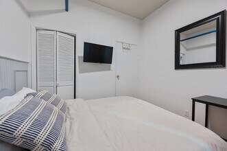 450 9th Ave in New York, NY - Building Photo - Building Photo