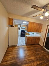 6336 SE Cedarcrest Dr, Unit A in Milwaukie, OR - Foto de edificio - Building Photo