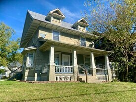 999 W Exchange St in Akron, OH - Building Photo