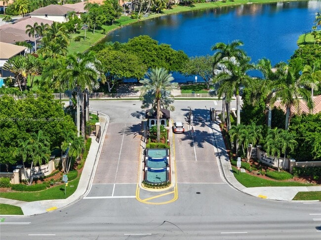 1046 SW 159th Way in Pembroke Pines, FL - Building Photo - Building Photo