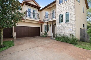11025 Robin Hood Ct in Houston, TX - Building Photo