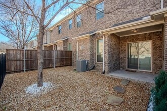 8223 Snapdragon Wy in Dallas, TX - Building Photo - Building Photo