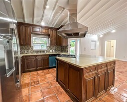 3850 Crawford Ave in Miami, FL - Building Photo