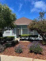 574 Belden St in Monterey, CA - Building Photo