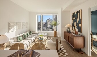 550 Tenth Avenue in New York, NY - Building Photo