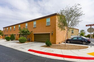 5221 Steep Cliffs Ave in Las Vegas, NV - Building Photo - Building Photo