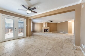 9631 Hillside Trail in San Antonio, TX - Building Photo - Building Photo
