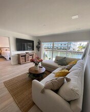 3944 NE 167th St, Unit 107 in North Miami Beach, FL - Building Photo - Building Photo