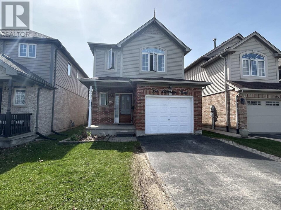 394 Lighthouse Rd in London, ON - Building Photo