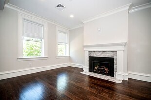 11 Alton Pl, Unit 2 in Brookline, MA - Building Photo