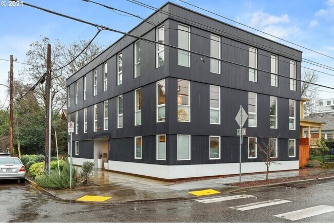 1480 N Jarrett St in Portland, OR - Building Photo - Building Photo