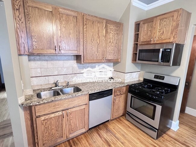 3225 Hennepin Ave in Minneapolis, MN - Building Photo - Building Photo