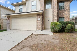 6526 Charles Field in San Antonio, TX - Building Photo