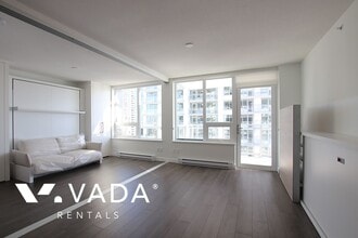 988 Quayside Dr in New Westminster, BC - Building Photo - Building Photo