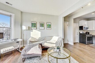 2541 N California Ave in Chicago, IL - Building Photo - Building Photo