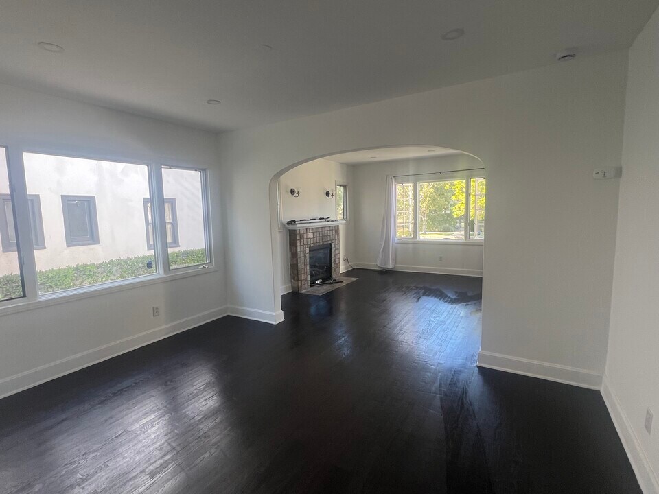 1234 Keniston Ave in Los Angeles, CA - Building Photo