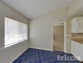 9302 Points Edge in San Antonio, TX - Foto de edificio - Building Photo