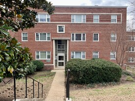 1303 N Ode St in Arlington, VA - Building Photo