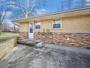 9162 E 17th St in Indianapolis, IN - Building Photo - Building Photo