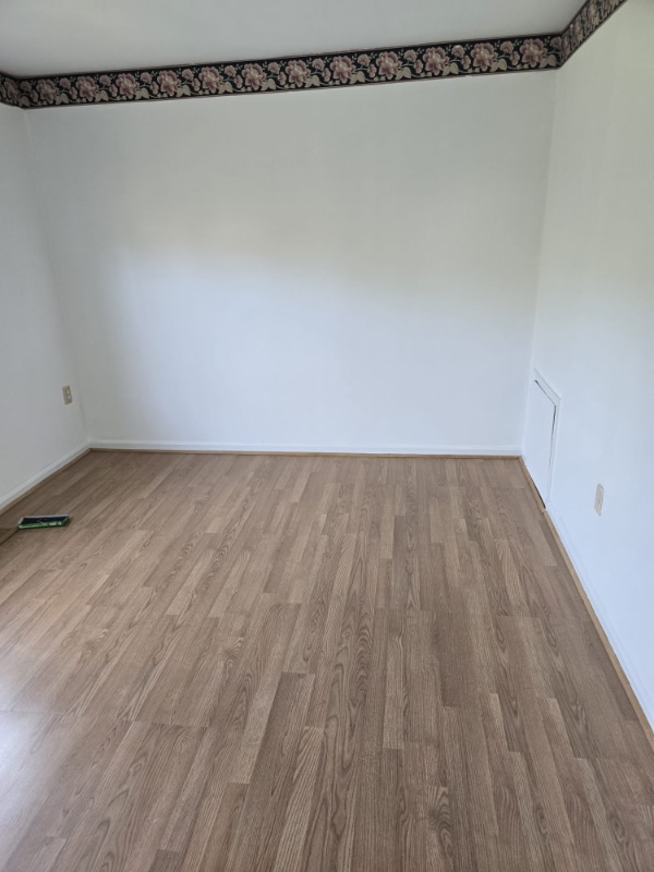 property at 1902 Bronzegate Blvd