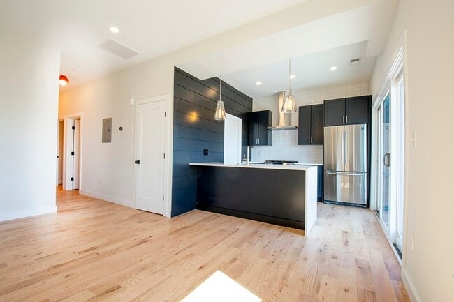 275 Webster St, Unit #3 in Boston, MA - Building Photo - Building Photo